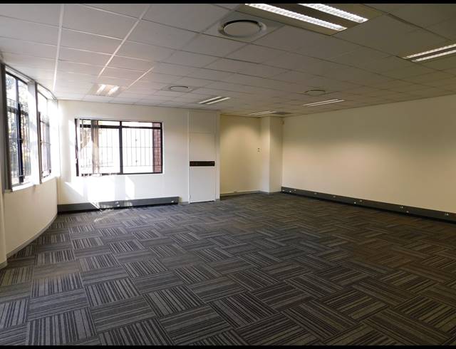 167M² OFFICE TO LET IN PARKTOWN
